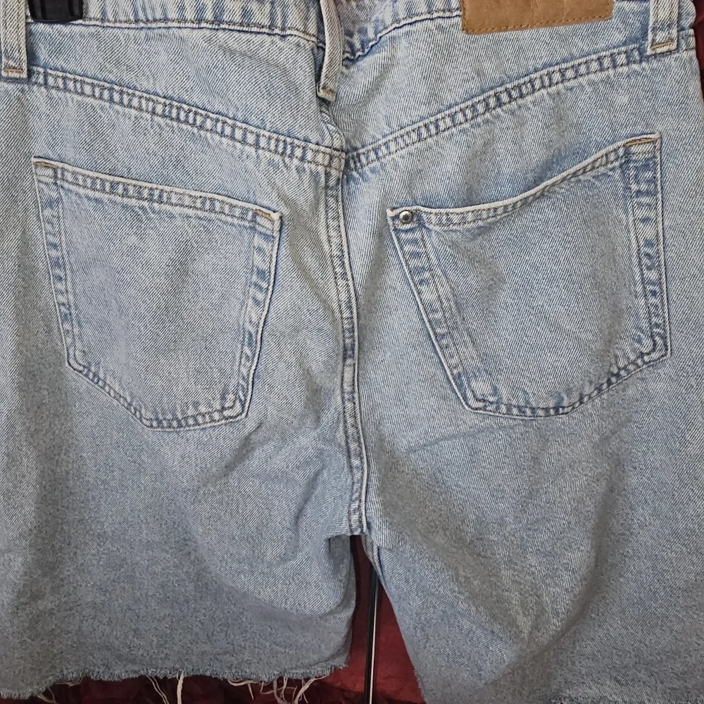 & Denim Women's Light Blue Baggy Denim Bermuda Shorts Size 4